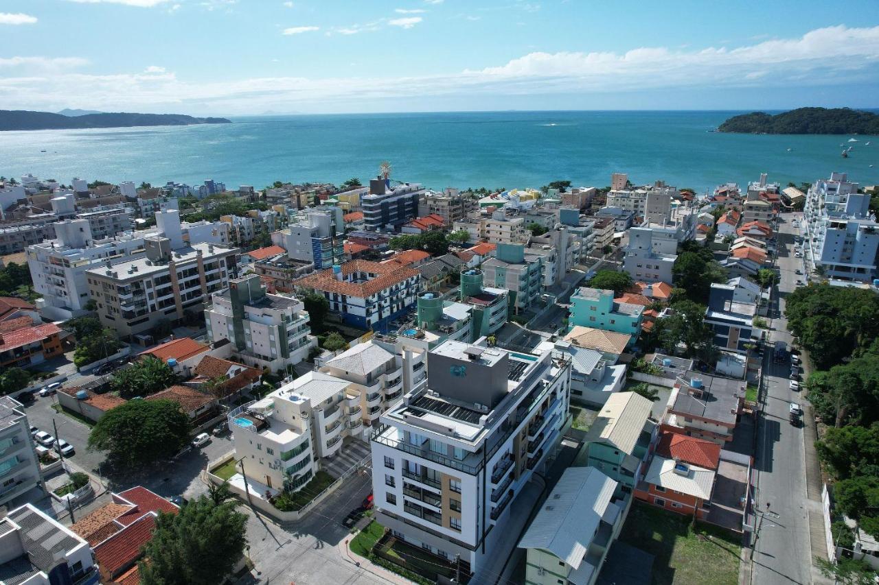 Adra 106 - Apartamento No Centro De Bombinhas - Rooftop Com Piscina E Academia - A Poucos Metros Da Praia - Ngoại thất bức ảnh